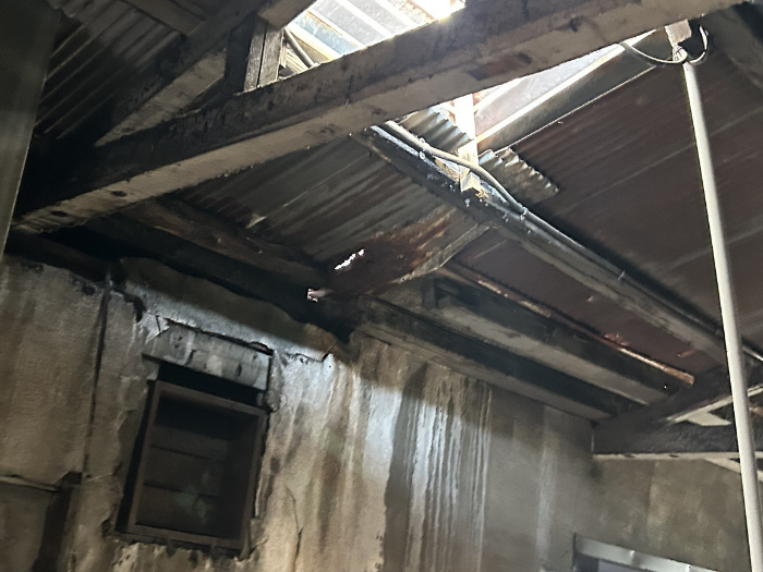 【神戸市兵庫区】キッチンの雨漏り解決!屋根補修と天井張替|24.5万円 施工後