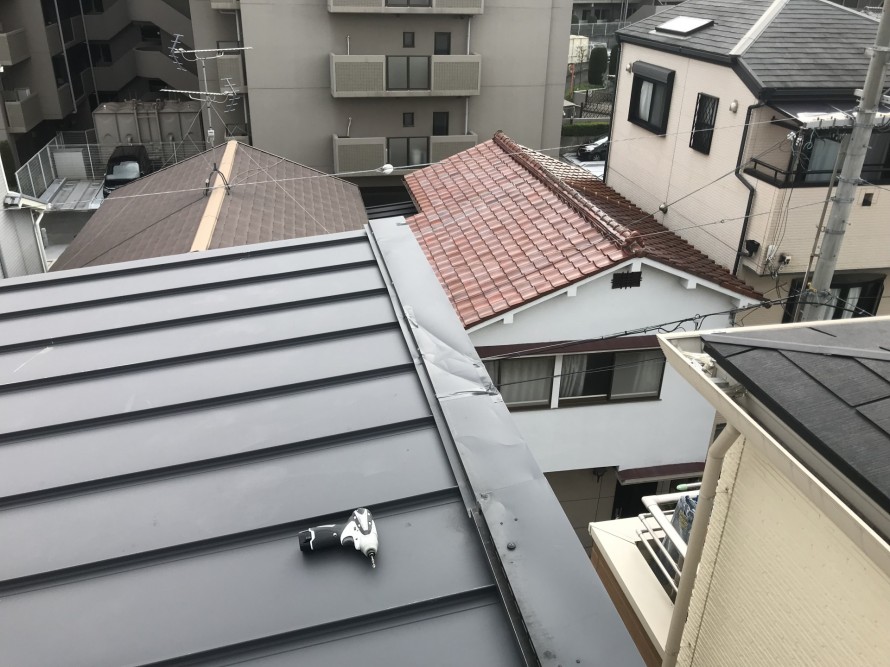 板金復旧による養生