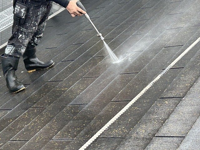 コロニアル屋根の高圧洗浄